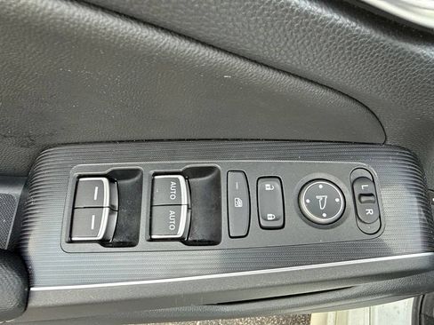 Used 2022 Honda Civic Touring image 16