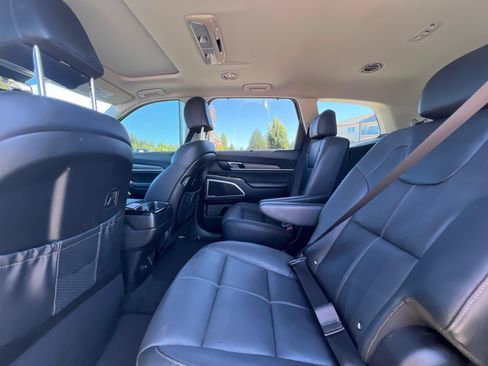 Used 2022 Kia Telluride EX w/ EX Premium Package AWD/4WD image 26