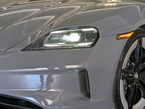 Certified 2025 Porsche Taycan AWD/4WD image 13