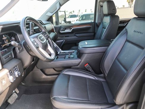 Used 2024 GMC Sierra 3500 Denali image 17