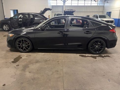 Used 2022 Honda Civic Sport Touring image 6