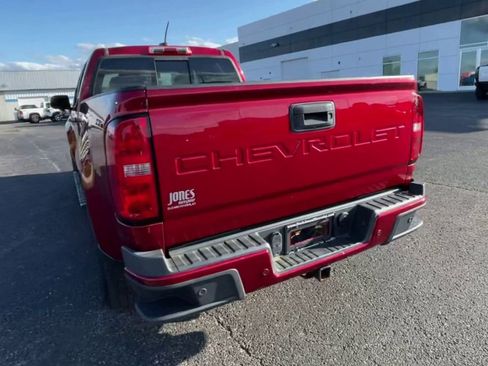 Used 2022 Chevrolet Colorado Z71 AWD/4WD image 2