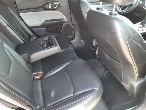 Certified 2024 Jeep Compass Latitude image 11