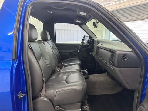 Used 2004 Chevrolet Silverado 1500 W/T RWD image 10