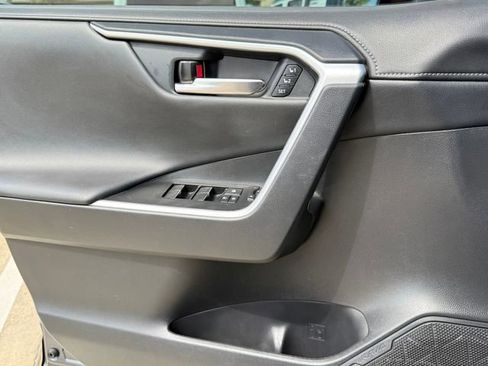 Used 2021 Toyota RAV4 Limited image 25
