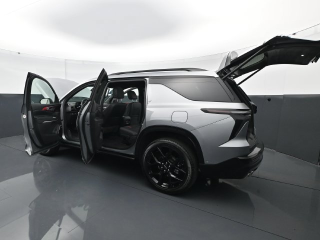 Used 2025 Chevrolet Traverse RS AWD/4WD image 32