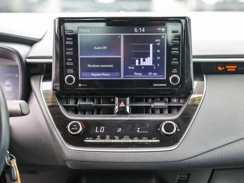 Certified 2022 Toyota Corolla LE FWD image 3