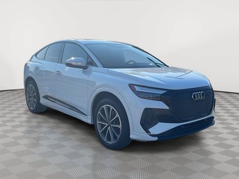 Used 2022 Audi Q4 e-tron Premium Plus w/ Premium Plus AWD/4WD image 5