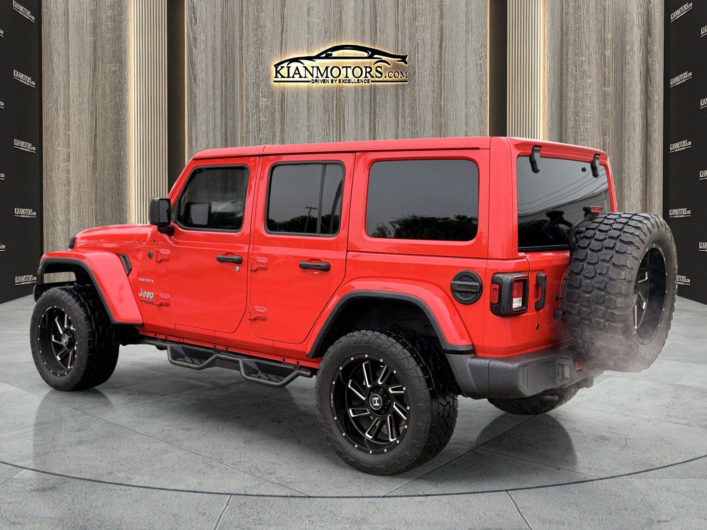 Used 2018 Jeep Wrangler Unlimited Sahara w/ Uconnect 4C Nav & Sound Group AWD/4WD image 5