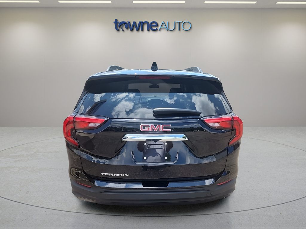 Used 2020 GMC Terrain SLE w/ Driver Convenience Package FWD image 4