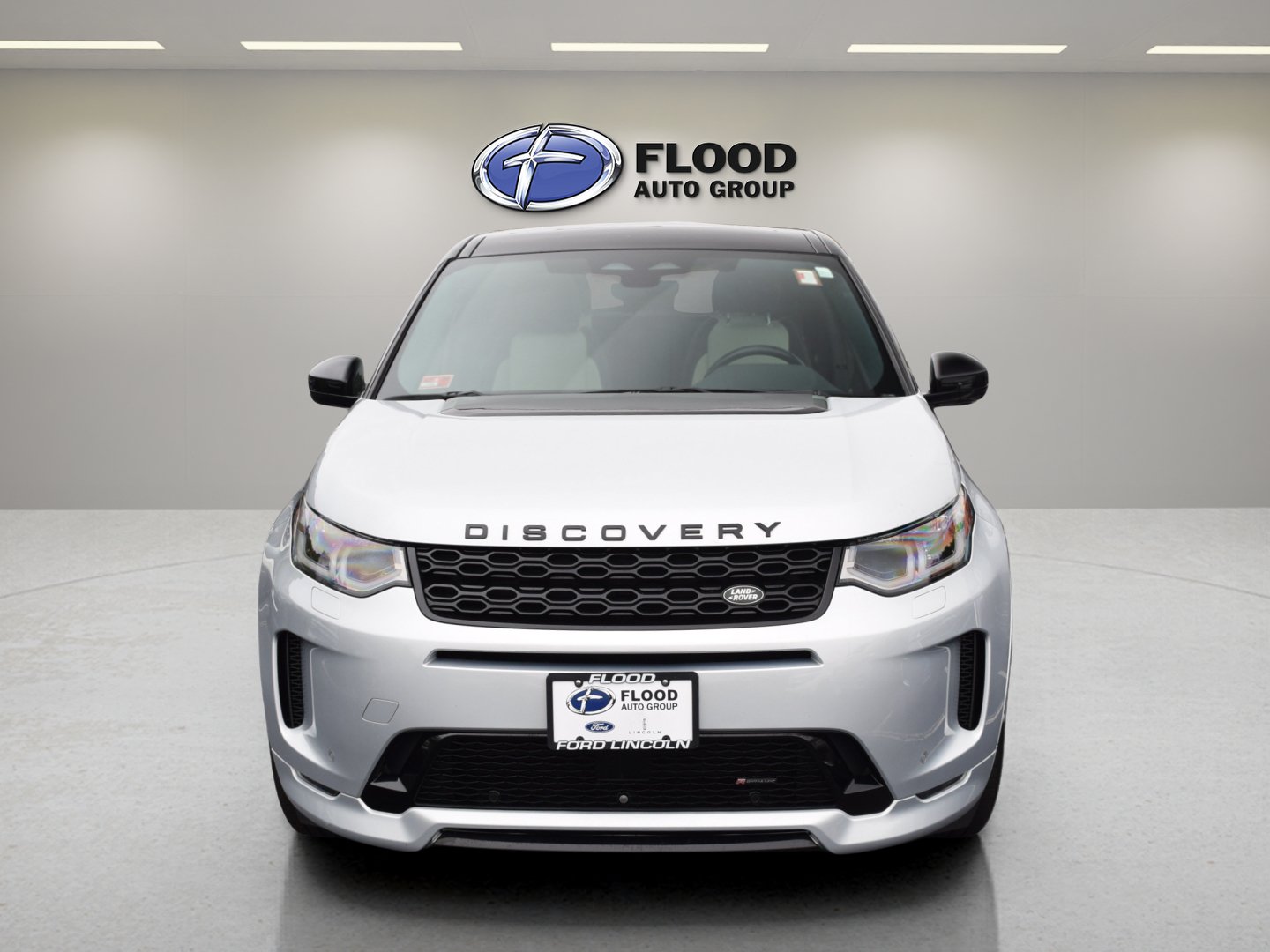 Used 2022 Land Rover Discovery Sport S R-Dynamic AWD/4WD image 2