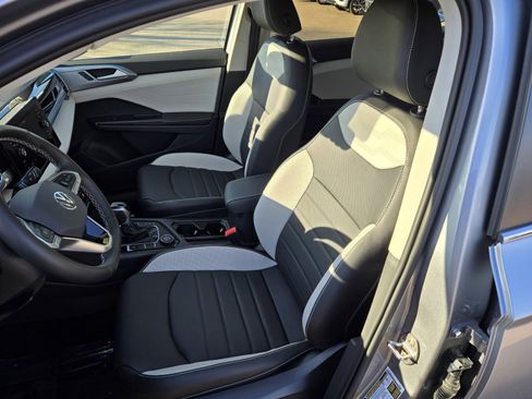New 2025 Volkswagen Taos SEL image 10