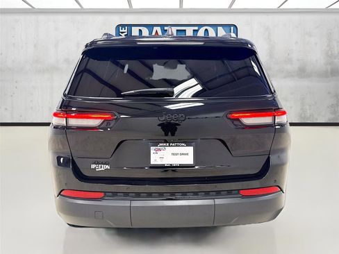 Used 2023 Jeep Grand Cherokee L Laredo image 6