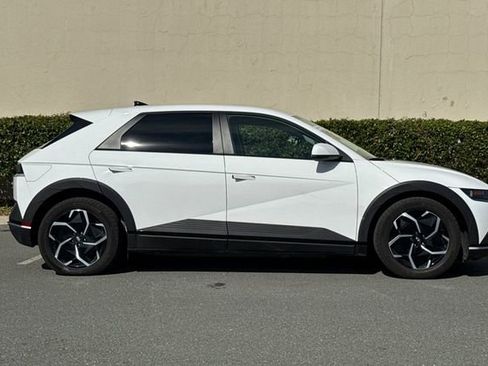 Used 2024 Hyundai Ioniq 5 SE image 3