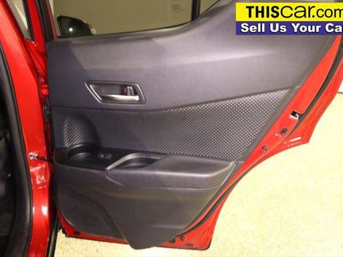 Used 2020 Toyota C-HR LE FWD image 34