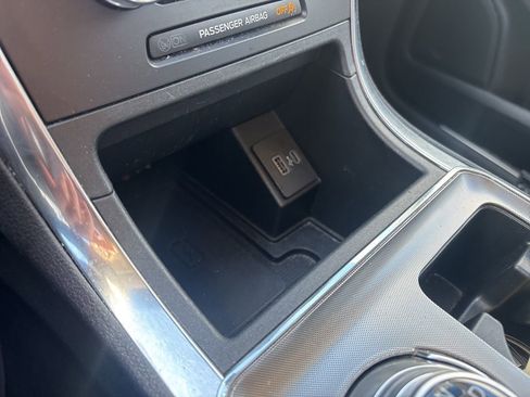 Used 2024 Ford Edge Titanium image 30