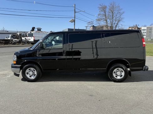 Used 2018 Chevrolet Express 2500 w/ Driver Convenience Package image 2