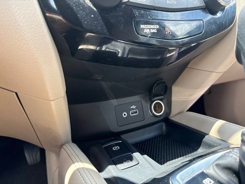 Used 2019 Nissan Rogue SL w/ Premium Package FWD image 30