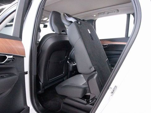 Certified 2025 Volvo XC90 B6 Plus w/ Protection Package Premier image 32