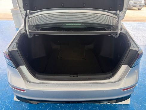 Used 2024 Honda Accord Touring image 12