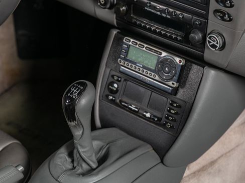 Used 2001 Porsche 911 Carrera image 16