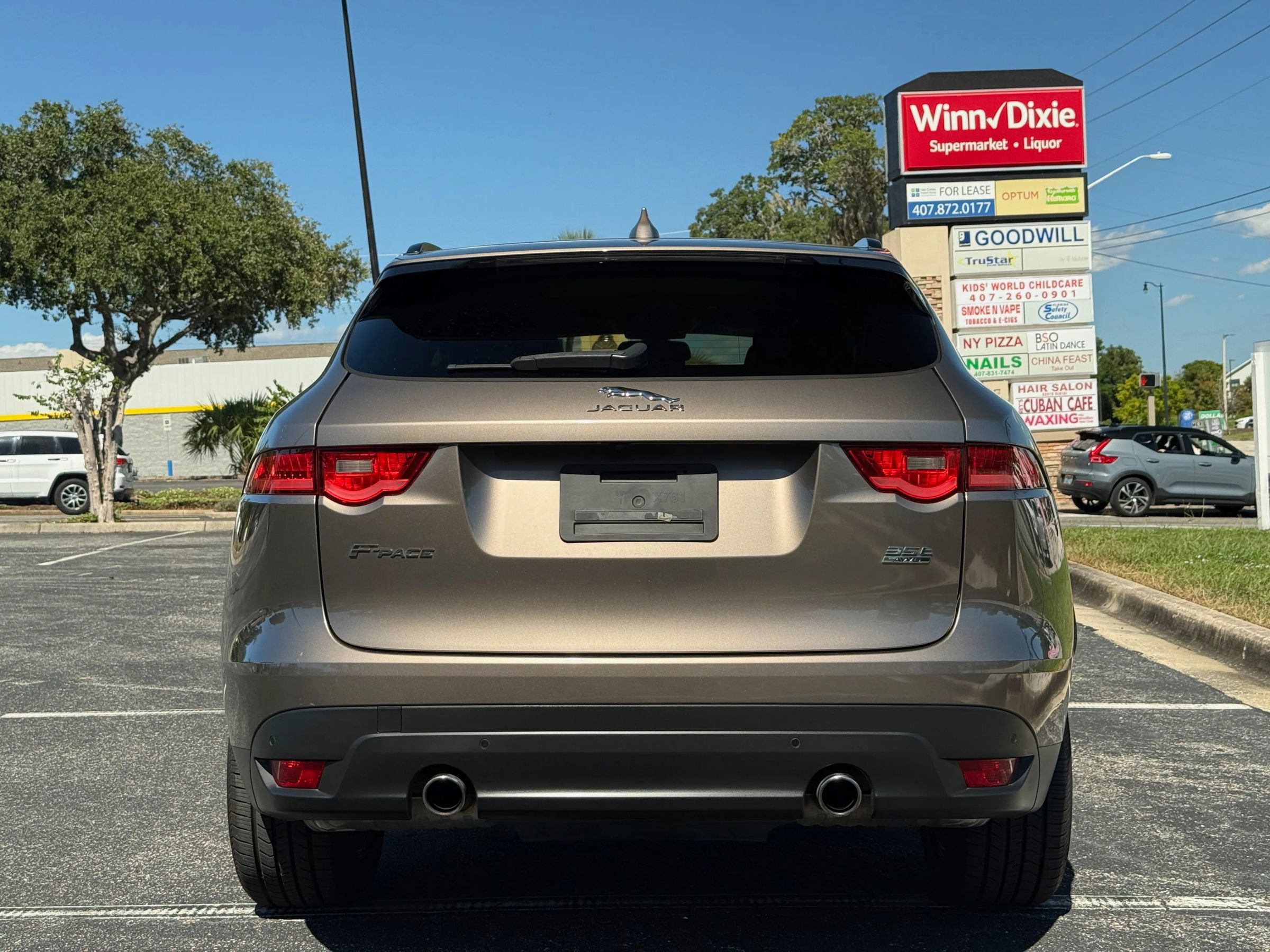Used 2017 Jaguar F-PACE Prestige AWD/4WD image 6