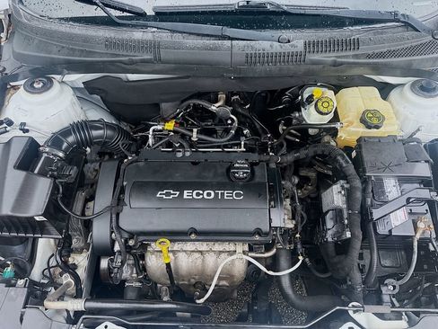 Used 2015 Chevrolet Cruze LS image 27