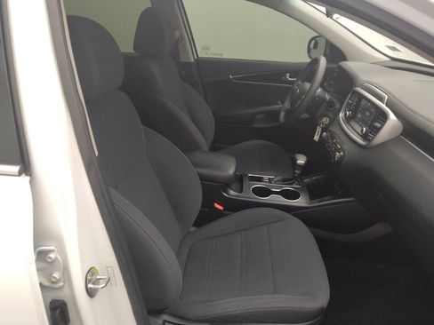 Used 2020 Kia Sorento LX image 21