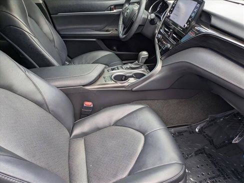 Used 2024 Toyota Camry XLE FWD image 19