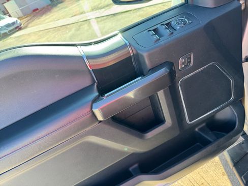 Used 2019 Ford F150 Lariat w/ Equipment Group 502A Luxury image 11