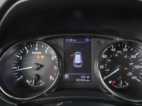 Used 2020 Nissan Rogue SV FWD image 15
