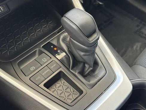 Used 2024 Toyota RAV4 LE FWD image 27