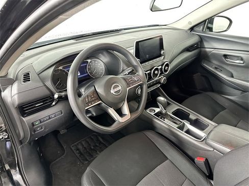 Used 2024 Nissan Sentra SV image 3