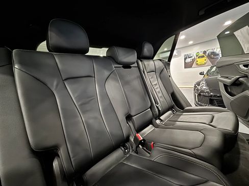 Used 2019 Audi Q8 Premium w/ Convenience Package AWD/4WD image 17