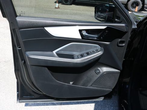 Used 2025 Acura MDX FWD w/ Technology Package image 11