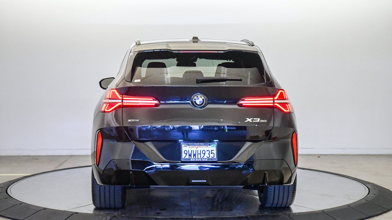 Used 2026 BMW X3 xDrive30i w/ Premium Package AWD/4WD image 3