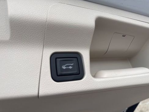 Used 2023 GMC Acadia Denali w/ Denali Ultimate Package image 11