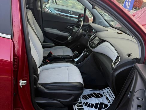 Used 2020 Chevrolet Trax LT w/ Sun & Sound Package image 4
