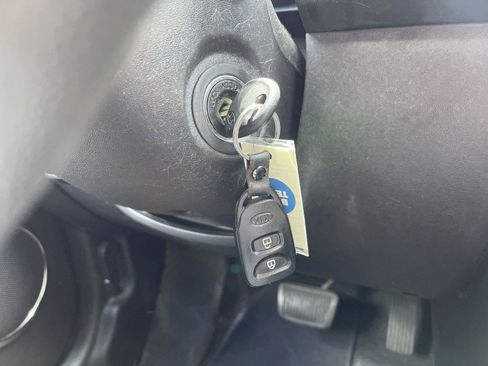 Used 2010 Kia Soul + FWD image 32