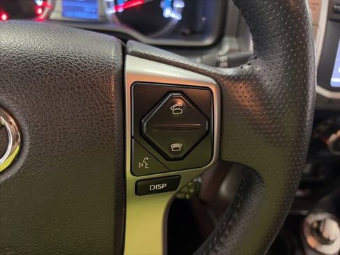 Used 2017 Toyota 4Runner SR5 AWD/4WD image 18