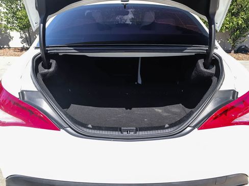 Used 2018 Mercedes-Benz CLA 250 image 27