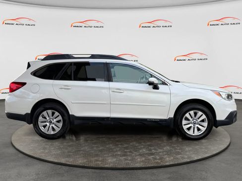 Used 2017 Subaru Outback 2.5i Premium image 4