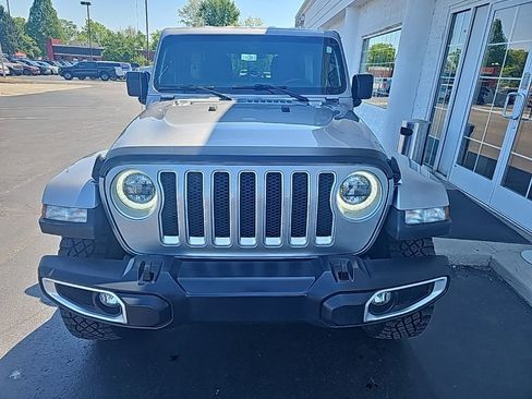 Used 2019 Jeep Wrangler Unlimited Sahara w/ Cold Weather Group AWD/4WD image 3