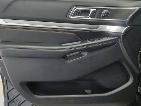 Used 2018 Ford Explorer Sport image 21