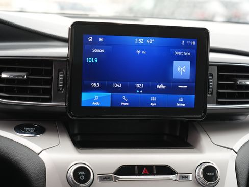 Used 2023 Ford Explorer XLT w/ Equipment Group 202A image 22