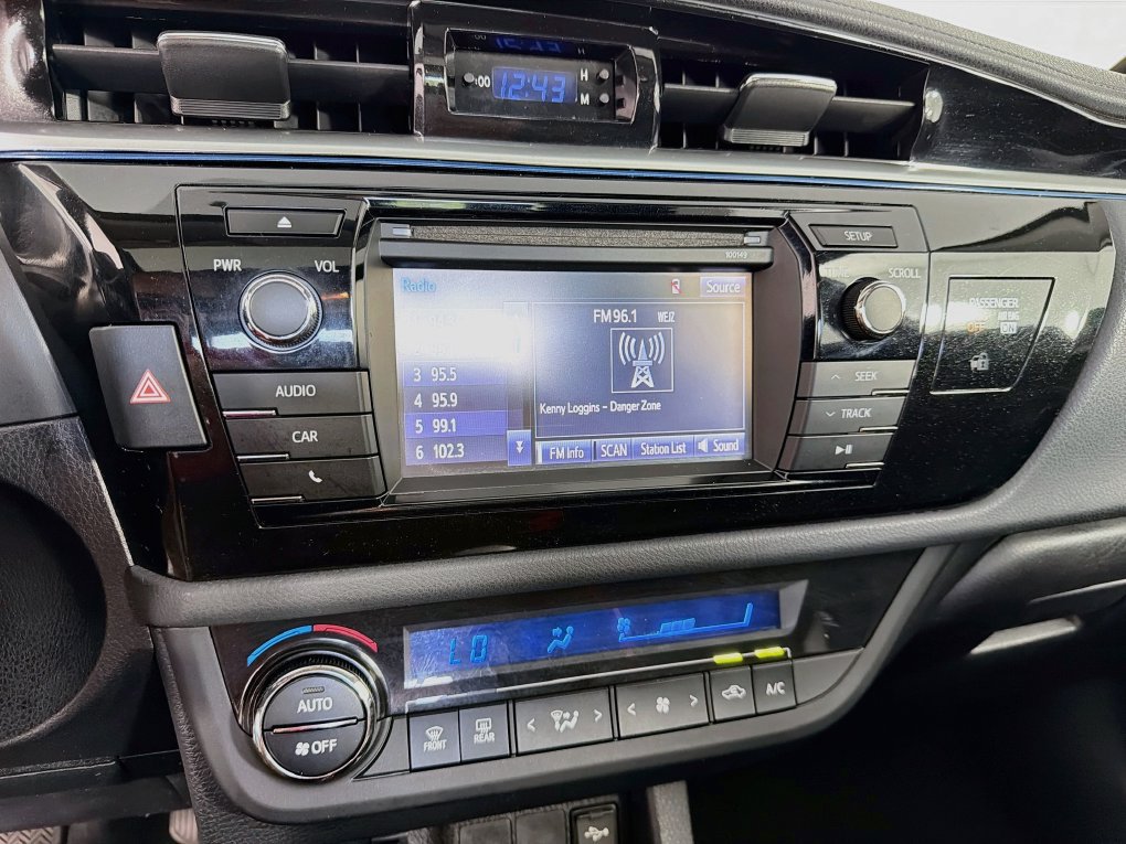 Used 2015 Toyota Corolla S FWD image 18