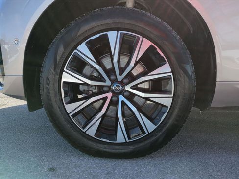 New 2026 Volvo XC60 B5 Plus w/ Climate Package image 23