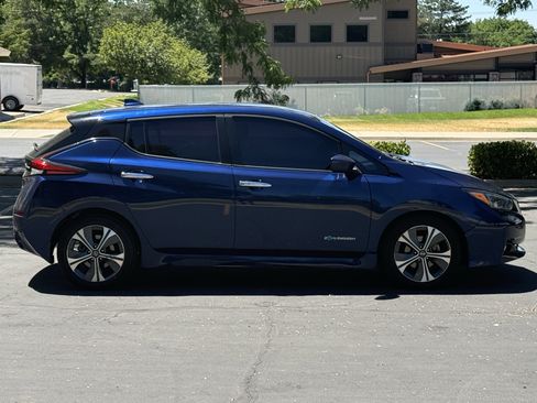 Used 2019 Nissan Leaf SV w/ SV All Weather Package FWD image 3