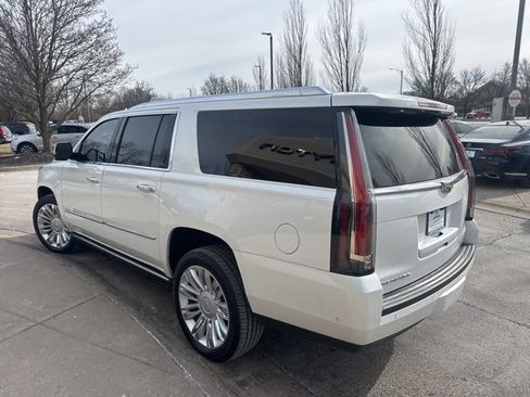 Used 2019 Cadillac Escalade ESV Platinum image 5