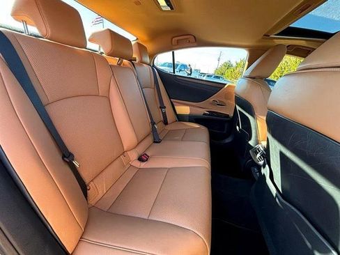 Used 2024 Lexus ES 350 w/ Premium Package image 46